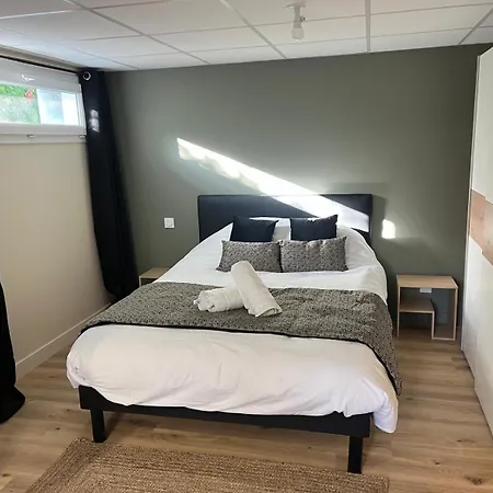 Logis De Bois منزل للإقامة بريزير