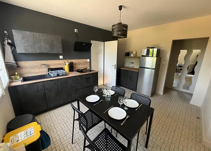 Logis De Bois بريزير