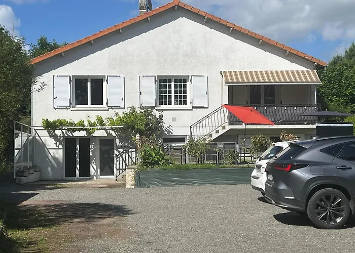 Logis De Bois منزل للإقامة بريزير